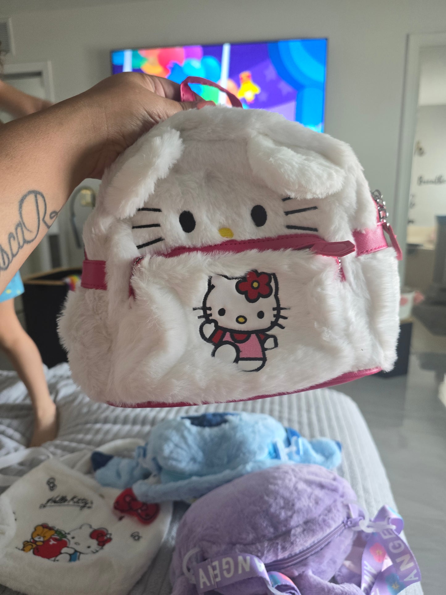 PRE-ORDER Hello kitty bag will ship by end of May